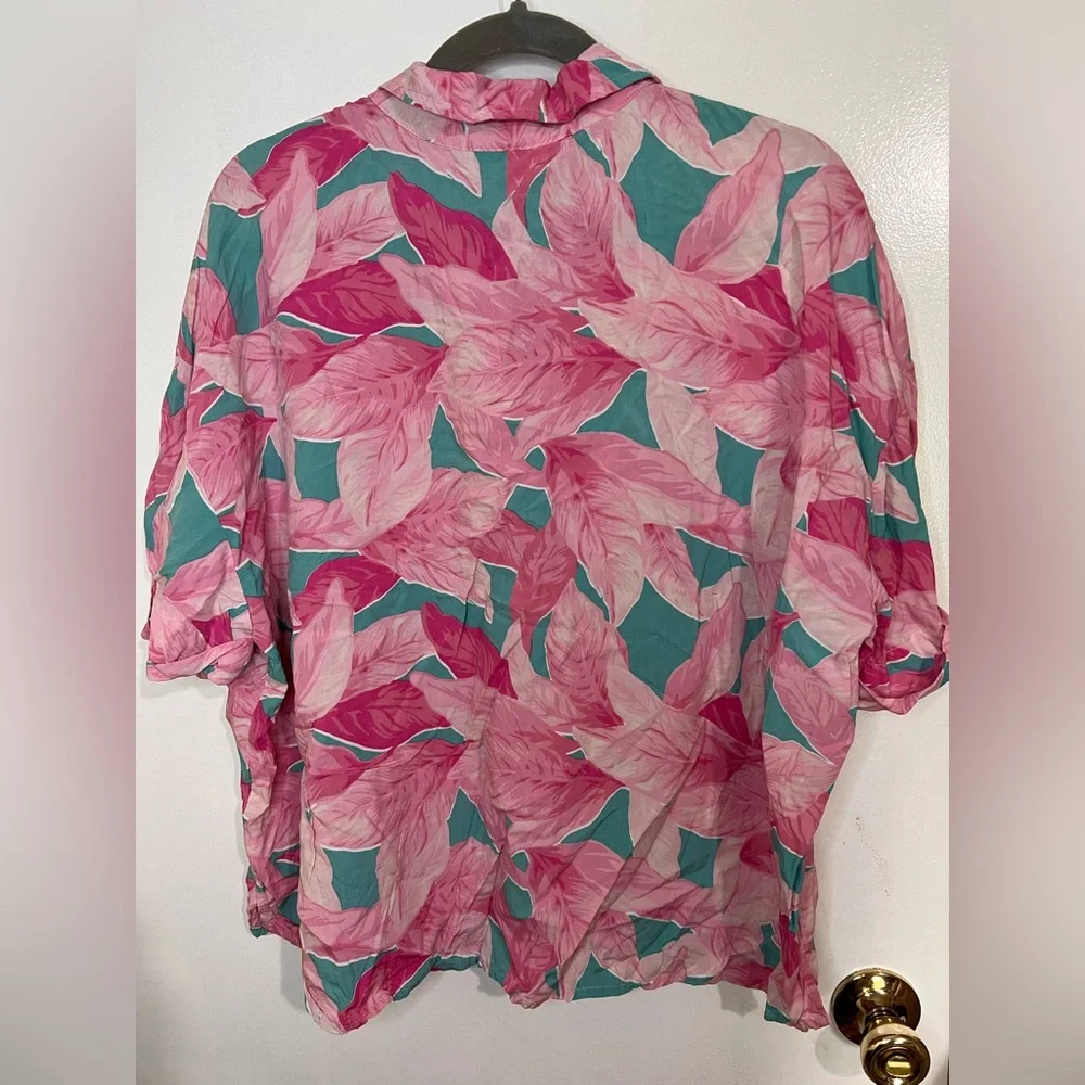 crown & ivy Pink and Teal Leaf Print Button-Up Blouse